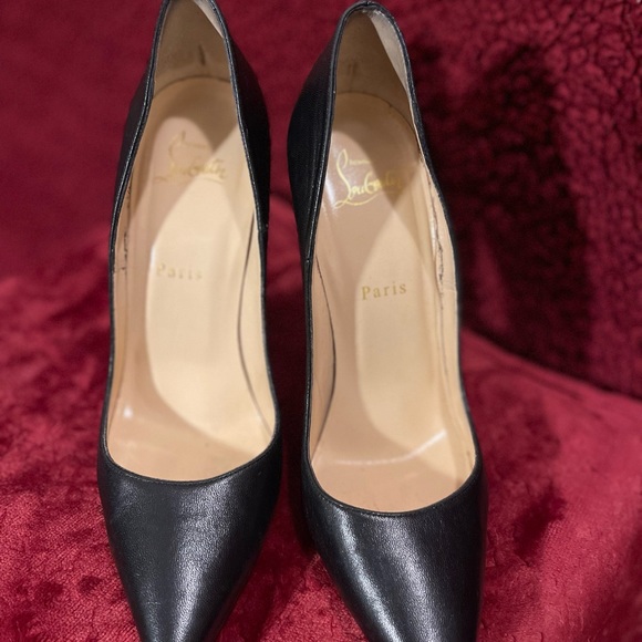 Christian Louboutin - Picture 5 of 17